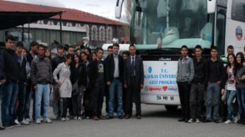 55 &ouml;ğrenci &Ccedil;anakkale'ye g&ouml;t&uuml;r&uuml;ld&uuml;