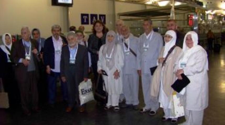 İhh'den Huzurevi Sakinlerine Umre Hediyesi