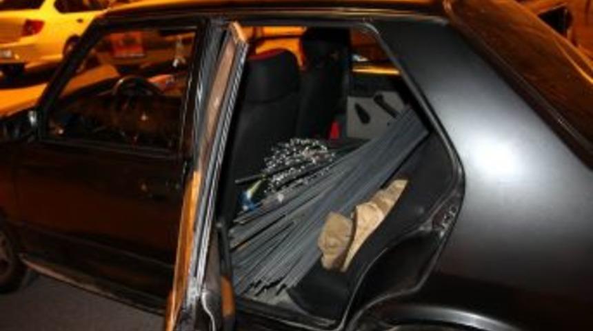 &Ccedil;alıştıkları İnşaattan Demir &Ccedil;aldılar