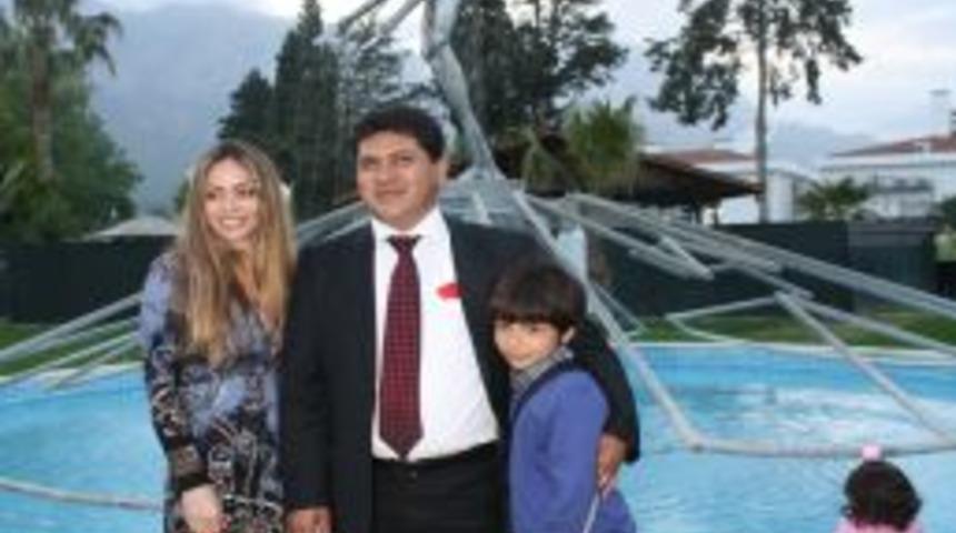 Kaldırttığı Heykeli İkinci Kez A&ccedil;tı