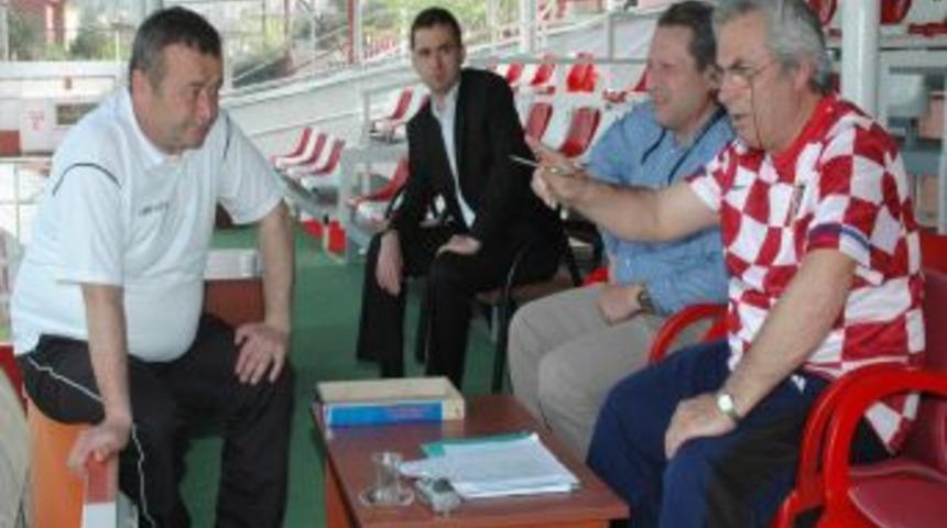 Doğan Seyfi Atlı Stadı Denetlendi