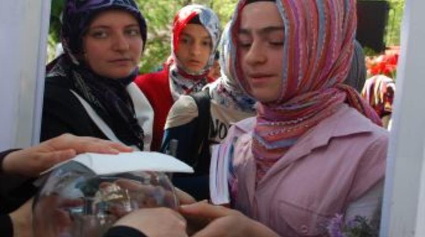 Kadınların Sakal-I Şerif Kuyruğu