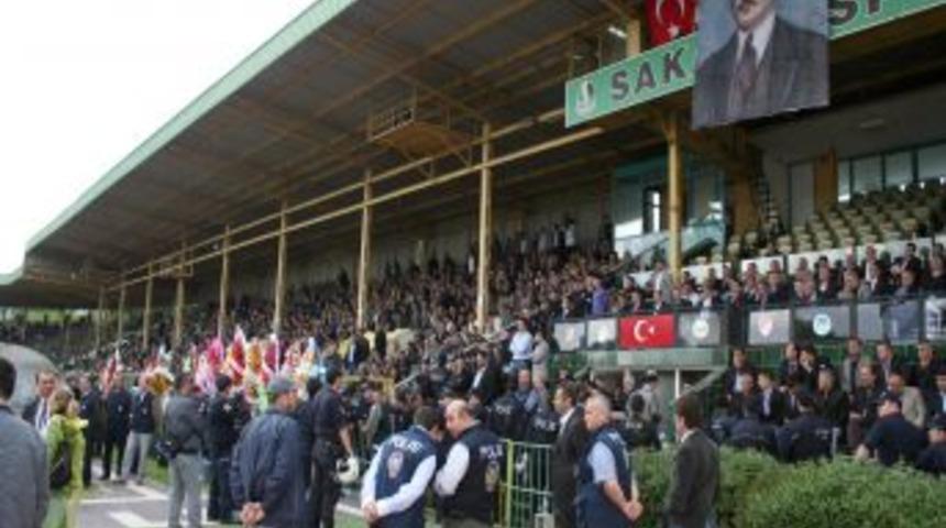 Tartışmalı kongrede Ahmet Aya yeniden başkan se&ccedil;ildi