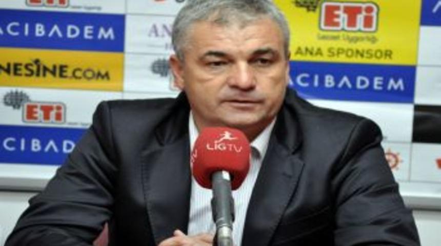 Eskişehirspor Teknik Direkt&ouml;r&uuml; Yanal: Oyunu skora d&ouml;n&uuml;şt&uuml;remedik