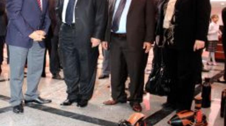 Meslek lisesi &ouml;ğrencileri, gezi fotoğrafları ve resimlenmiş &ccedil;&ouml;mlek sergisi a&ccedil;tı