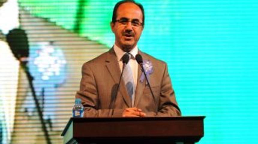 Ezan-ı Muhammedi'yi, 50 imam ve m&uuml;ezzinden oluşan koro okudu