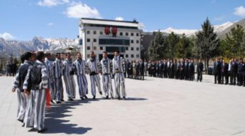 Hakkari'nin kurtuluşunun 94. yıl d&ouml;n&uuml;m&uuml; kutlandı