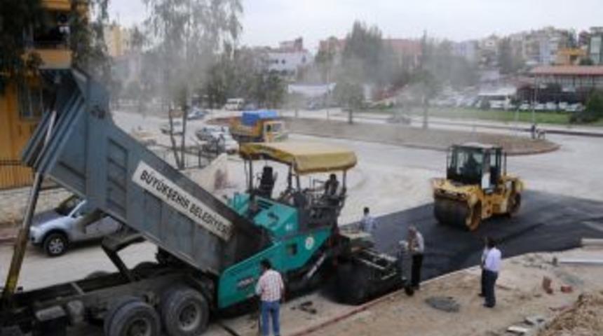 Adana'da yeni bulvarlar asfaltlanıyor