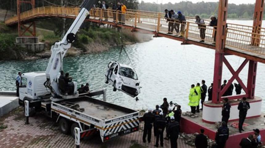 Otomobil nehre u&ccedil;tu; 2 &ouml;l&uuml;