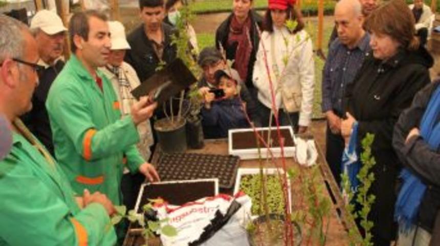 Bah&ccedil;ede uygulamalı bah&ccedil;ıvanlık eğitimi verildi