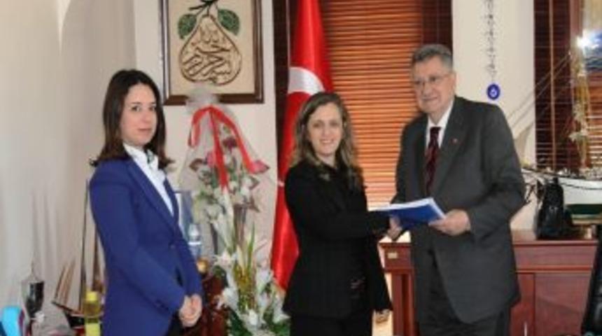 S&uuml;rmene Belediye Başkanı Usta, &ccedil;alışanlarının memnuniyetini &ouml;l&ccedil;t&uuml;rd&uuml;