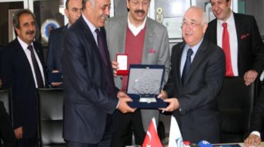 TBMM Başkanı &Ccedil;i&ccedil;ek ETSO'yu ziyaret etti