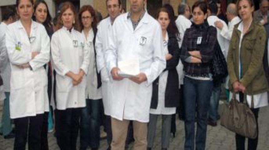 Dr. Bayrak&ccedil;ı: Doktor Ersin Arslan tahamm&uuml;den &ouml;ld&uuml;r&uuml;ld&uuml;