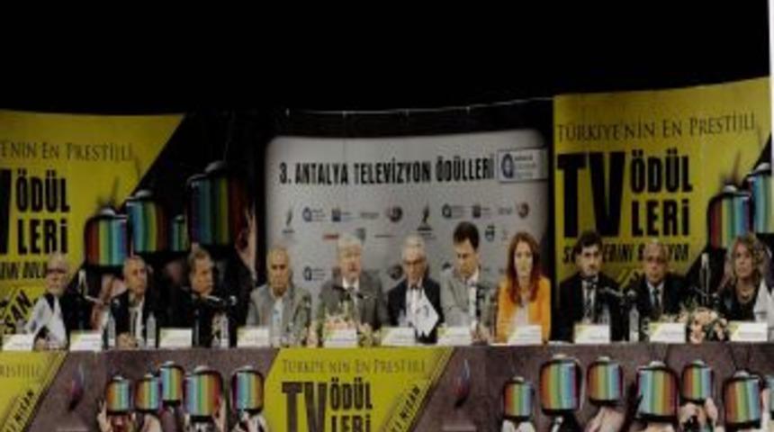 Televizyon &ouml;d&uuml;llerinin j&uuml;risi ve onur &ouml;d&uuml;lleri belli oldu