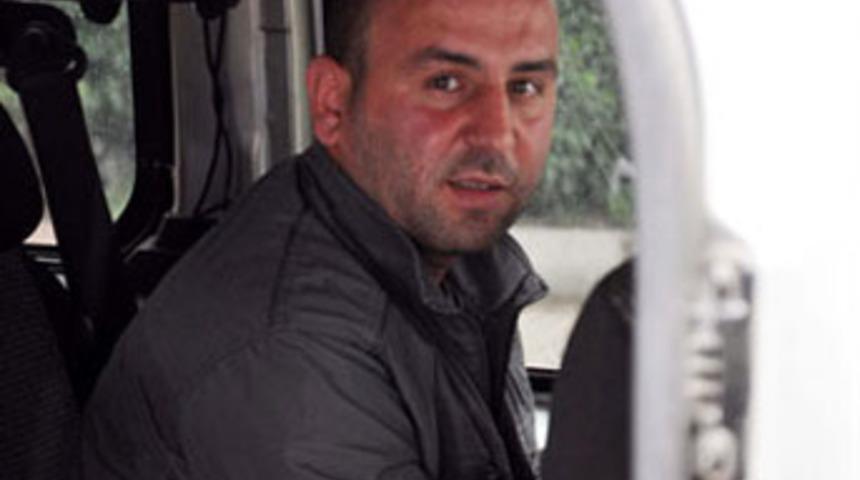 Otomobilde k&uuml;&ccedil;&uuml;k kızlara cinsel istismar