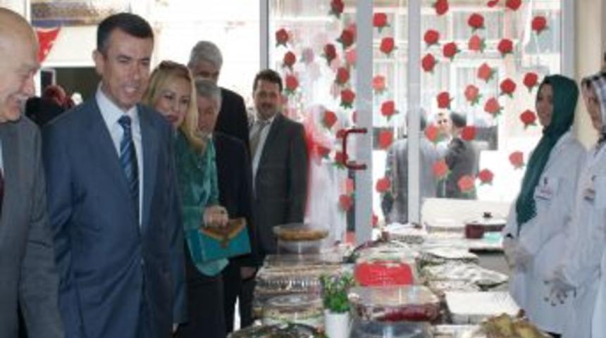 Kırkağa&ccedil;&rsquo;ta ihtiya&ccedil; sahibi &ouml;ğrenciler yararına kermes d&uuml;zenlendi