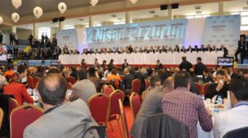 'Darbeciler yargılanırken, darbe anayasası ile y&ouml;netilmek m&uuml;mk&uuml;n değil'