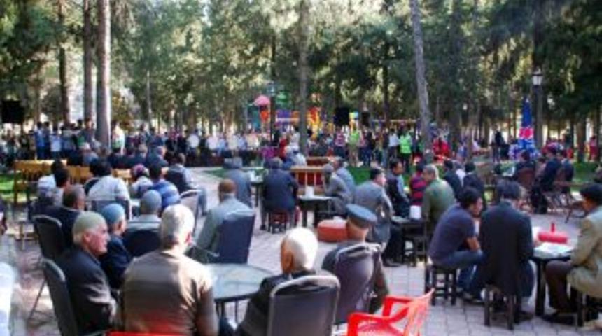 İlahi Dinletisi Sunuldu