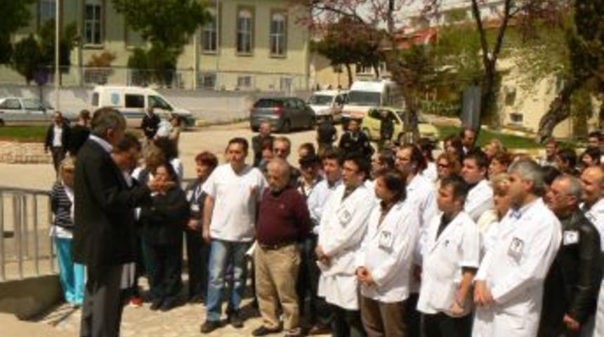 Doktorun &ouml;ld&uuml;r&uuml;lmesi Keşan&rsquo;da da kınandı