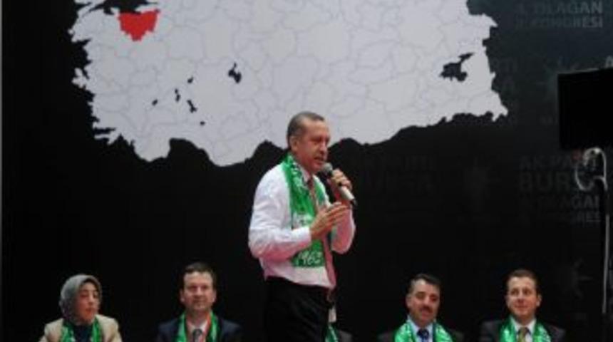 'Yaradılanı Yaratan'dan &ouml;t&uuml;r&uuml; seviyoruz, etnik millet&ccedil;ilik yapmayız'