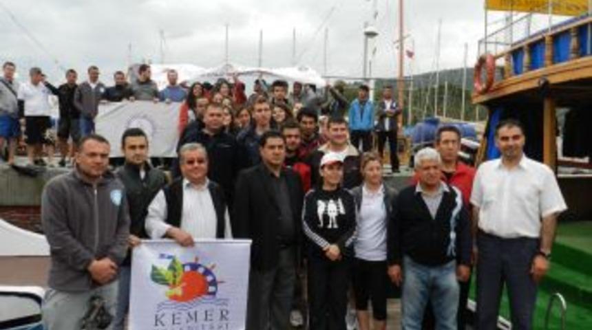 A&Uuml;'l&uuml; dalgı&ccedil;lar, Kemer'de dalış yaptı