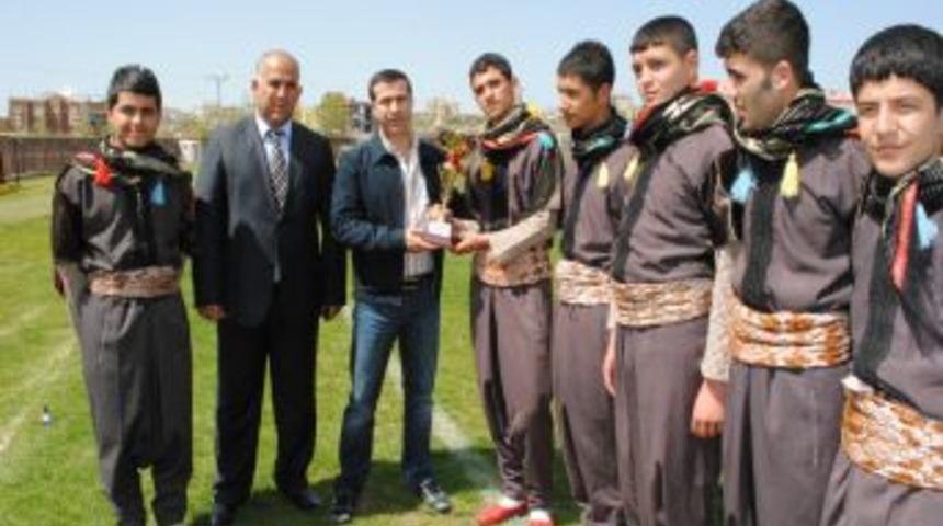 Mustafa Kemal Lisesi, İki Dalda Birincilik Kupası Aldı