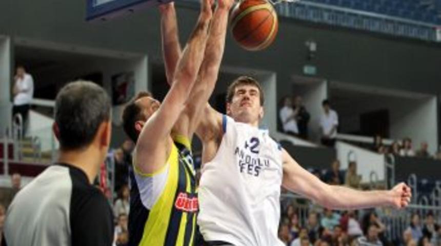 Anadolu Efes: 69 - Fenerbah&ccedil;e &Uuml;lker: 67