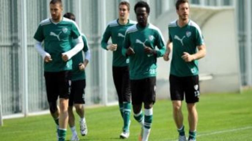 Bursaspor, Eskişehir ma&ccedil;ı hazırlıklarına ara vermeden başladı