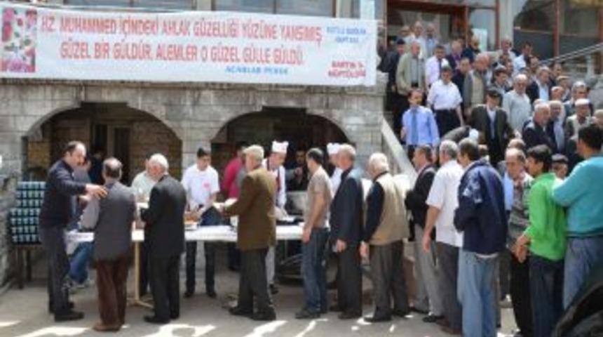 109 yıllık camide 25 yıldır kutlu doğum aşı dağıtılıyor