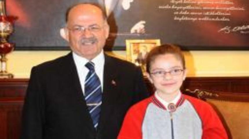 Sivas&rsquo;ta valilik koltuğuna Zeynep Hazal Kaplan oturdu!