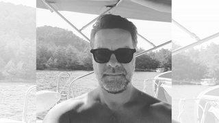 Beyaz'dan tekne selfiesi geldi