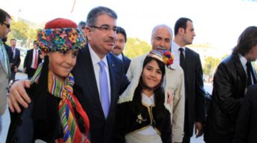 İ&ccedil;işleri Bakanı Şahin Muğla'da