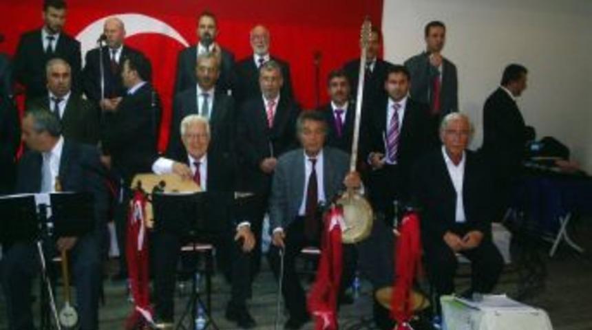 İmamlar korosu ilk konserini Altınoluk&rsquo;ta verdi