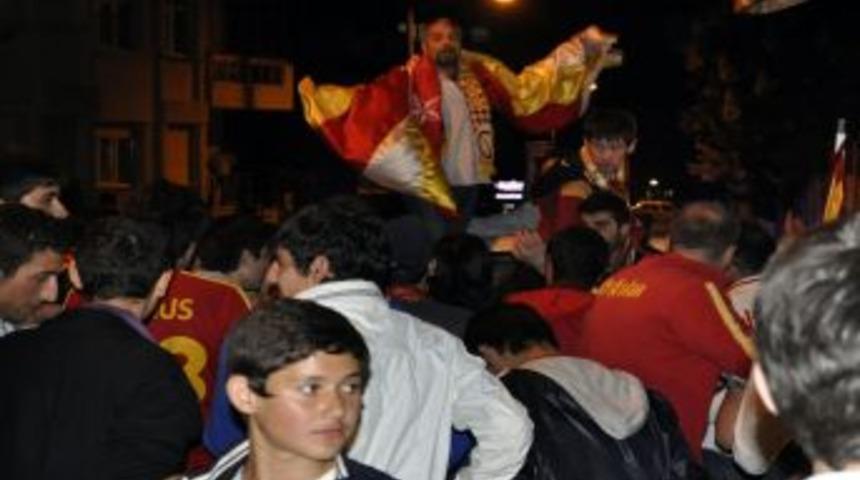 &Ccedil;evik kuvvet &lsquo;sarı&rsquo;, taraftar &lsquo;kırmızı&rsquo; dedi