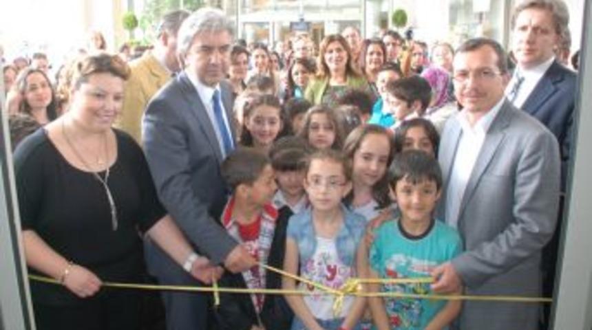 Minik &ouml;ğrencilerin eserleri sergilendi