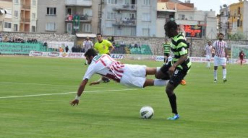 Akhisar Belediyespor: 0 - Kartalspor: 0