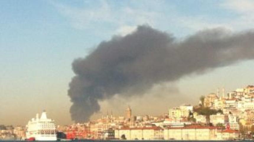 Farikadaki yangını söndürme çalışmaları sürüyor