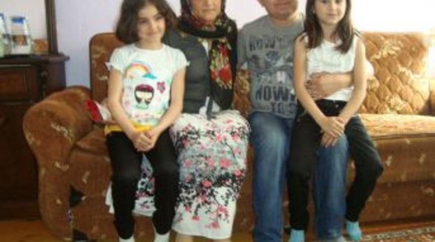 Evlilik yıldönümünde eşine böbreğini verdi