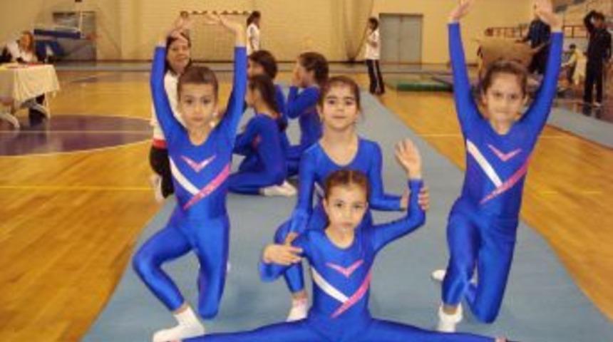 Bur&ccedil; Okulları jimnastikte iki &ouml;d&uuml;l kazandı