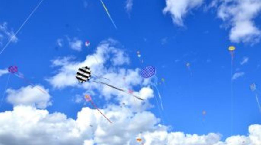 G&ouml;ky&uuml;z&uuml; u&ccedil;urtmalarla doldu