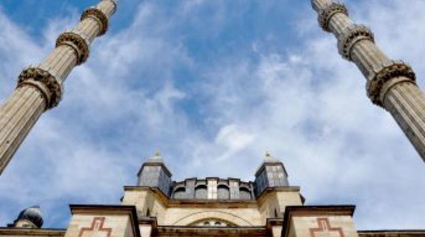 Edirne&rsquo;deki tarihi yapıların kurşunları yenileniyor
