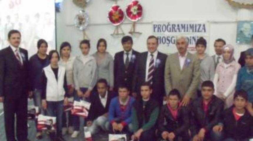 Esnaf ve &ccedil;alışanlara Kutlu Doğum karanfili