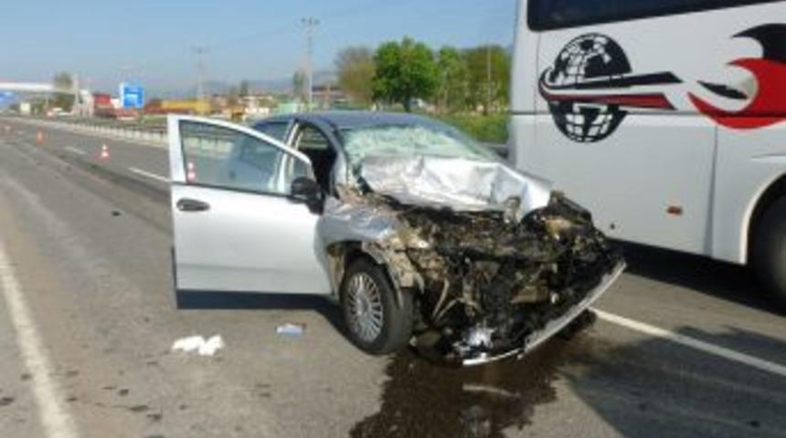 Otomobil tankere arkadan çarptı: 2 yaralı