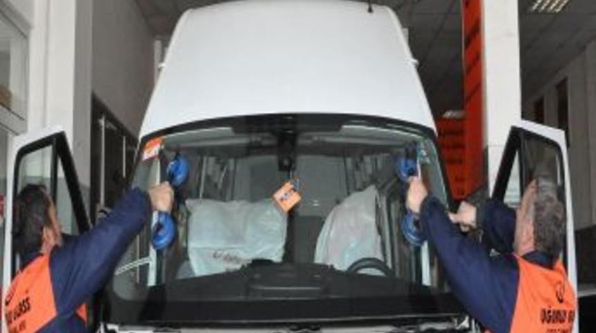 &Ccedil;atlak oto camı tamir eden etiket geliştirdiler