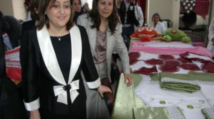 Bakan Şahin, Mevlana K&uuml;lt&uuml;r Evi'ni hizmete a&ccedil;tı