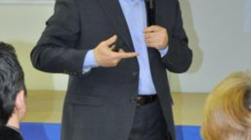 Dr. Doğanata: Facebook, her sekiz &ccedil;iftten biri i&ccedil;in boşanma sebebi