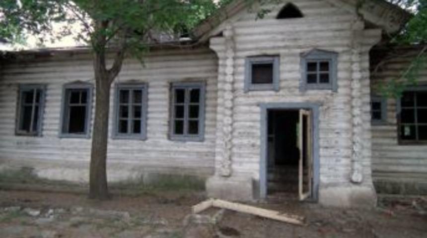 Kars'ta yok olmaya y&uuml;z tutan tarihi eserler, sahip &ccedil;ıkacak el bekliyor