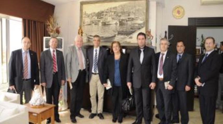 Deniz Ticaret Odası İzmir Şubesi y&ouml;netimi Kuşadası'nı ziyaret etti