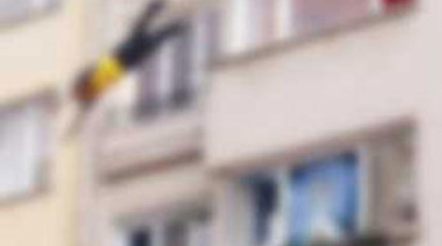 Sınavda d&uuml;ş&uuml;k not alınca intihara kalkıştı