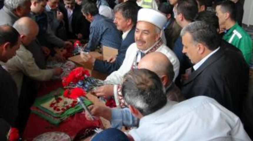 Havalimanında Sakal-ı Şerif coşkusu